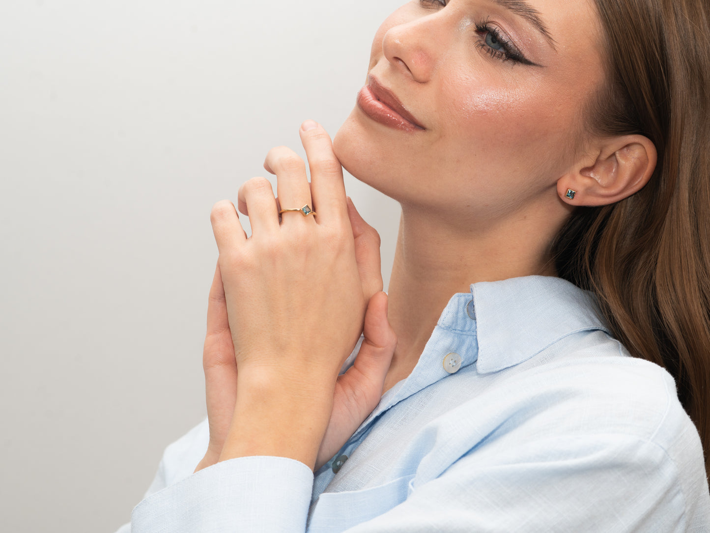 Silber-Ohrringe mit London-Blue-Glasstein miaGemo
