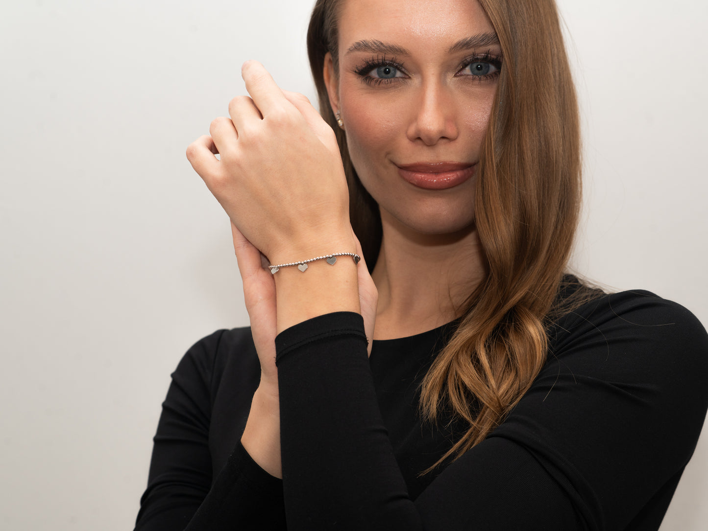 Rhodiniertes Silber-Armband mit 7 Herzen miaGemo