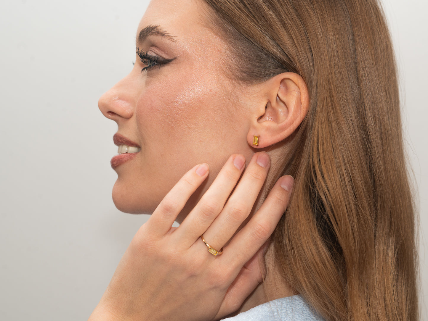 Silber-Ohrringe mit gelbem Zirkonia (7x4 mm), vergoldet miaGemo