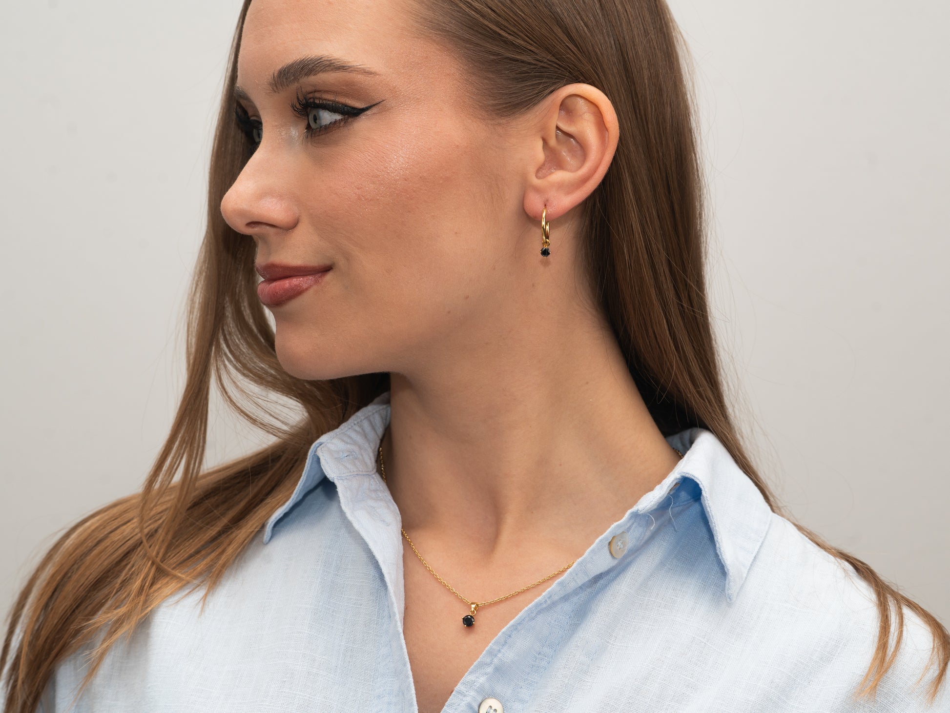 Silber-Ohrringe 4 mm mit schwarzem Zirkonia, vergoldet miaGemo