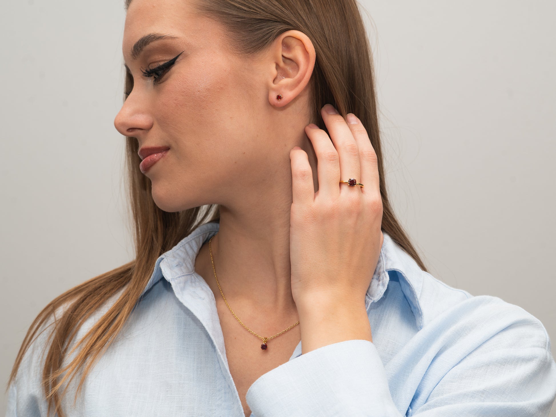 Silber-Ohrringe 3 mm mit rotem Zirkonia, vergoldet miaGemo