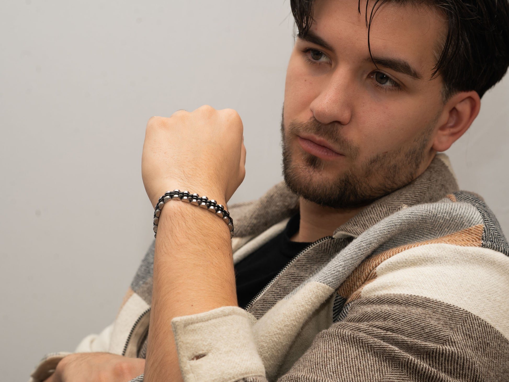 Steel Link Perlenarmband in Silber und Schwarz miaGemo